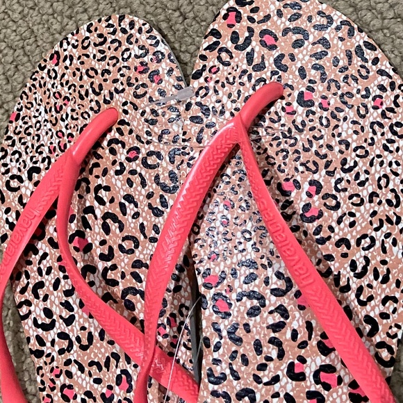 Havaianas Peach Animal Printed Flipflops SANDALS - Picture 3 of 3